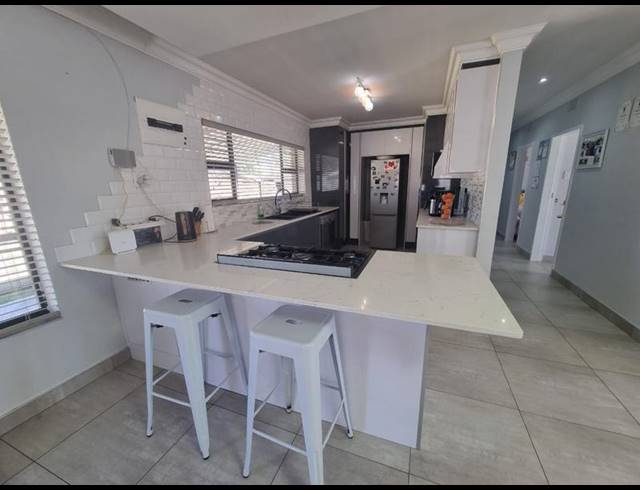 3 BEDROOM HOUSE FOR SALE IN RACEVIEW